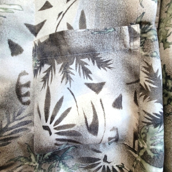 XLT 100% Silk Tropical Hawaiian Short Sleeve Button Down Dress Shirt Vacation - Picture 6 of 8